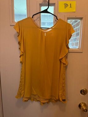 Matilda Jane jWomen’s Mustard Yellow Ruffle Sleeve Top